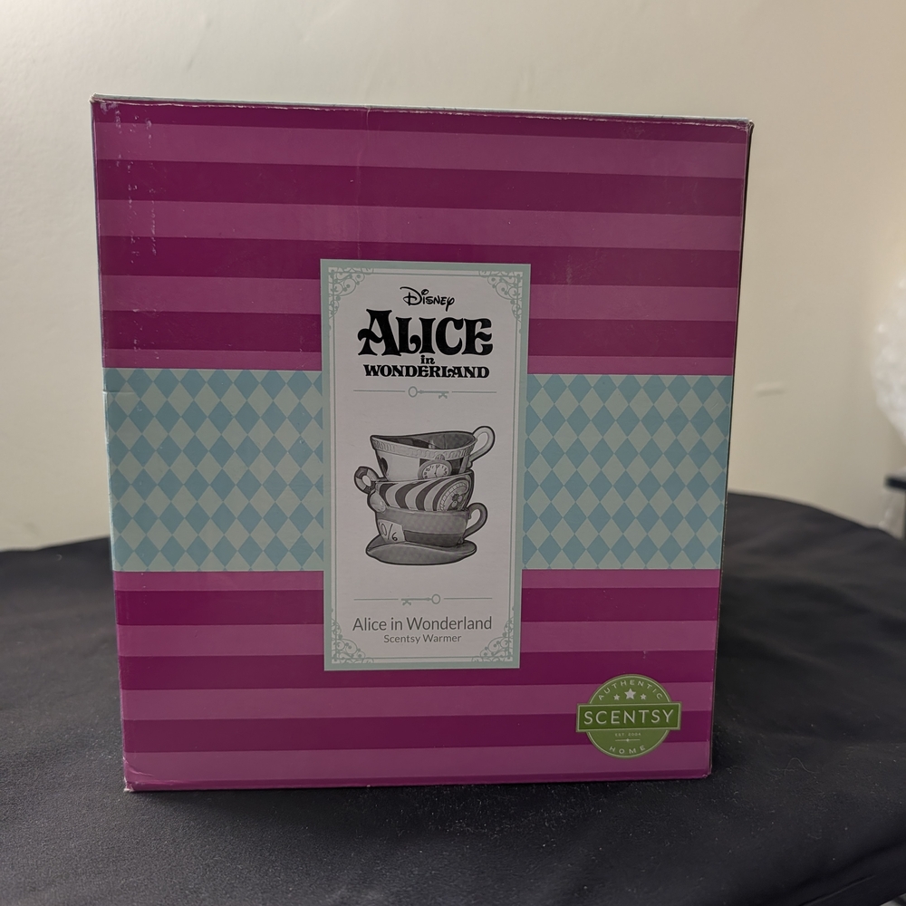 Disney Alice in Wonderland Scentsy Warmer - Picture 7 of 7